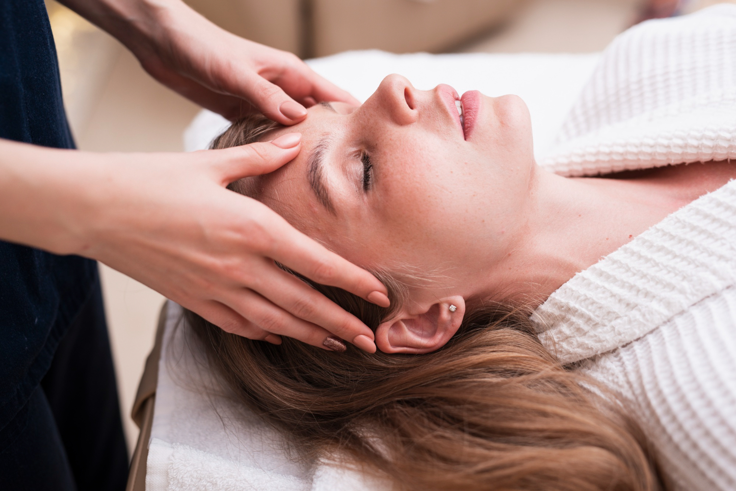 Massage du visage relaxant chez sylvie-dupin à Bordeaux pour une profonde détente